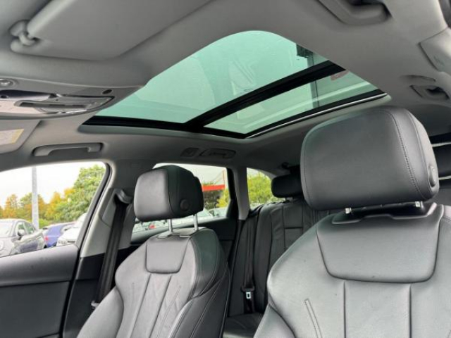 AUDI A4 AVANT S line 2.0 TDI 150cv S-tronic + TOIT PANO + Bang & Olufsen + CAMERA DE RECUL + ATTELAGE ELEC