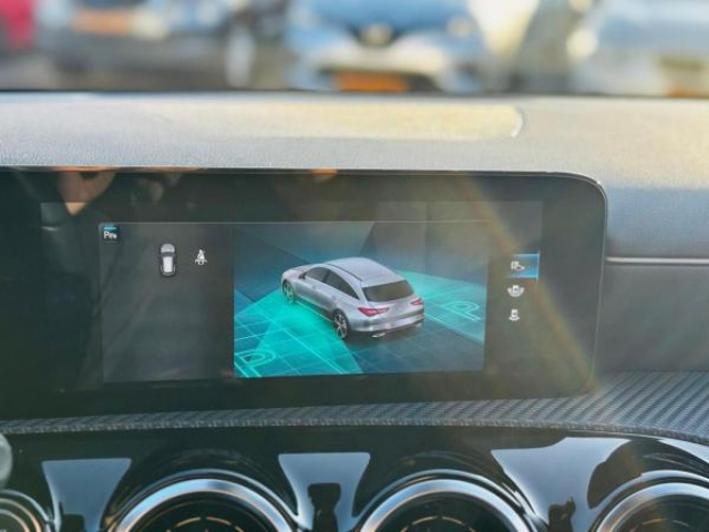 MERCEDES CLA SHOOTING BRAKE Business Line 180d 8G-DCT + Carplay + Jantes 19 + Sièges av chauffants + Vitres AR Surteinte