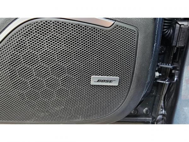 RENAULT Megane Estate Intens 1.5 BluedCi 115cv EDC + Bose + Toit pano + Attelage + Camera + Affichage tête haute