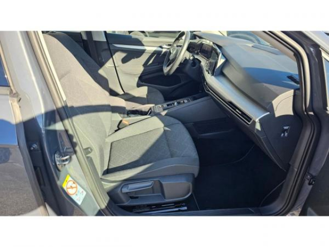 VOLKSWAGEN Golf SW LIFE 2.0 TDI 150cv DSG7 + Caméra de recul + Park Assist