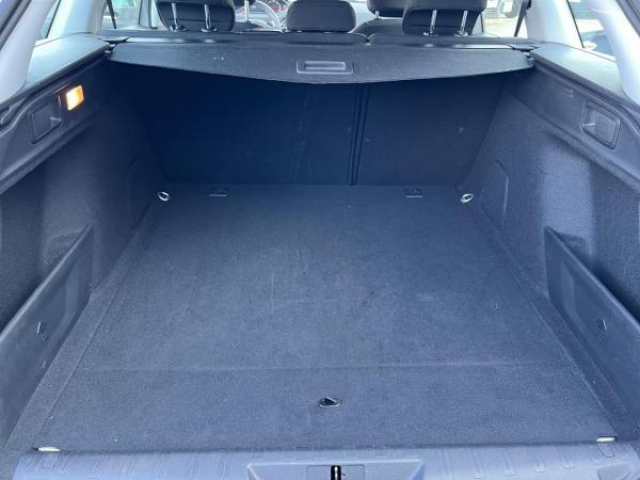 PEUGEOT 308 SW Active 1.5 BlueHDi 130cv EAT6 + Navigation 3D + Antibrouillard + Radars AV