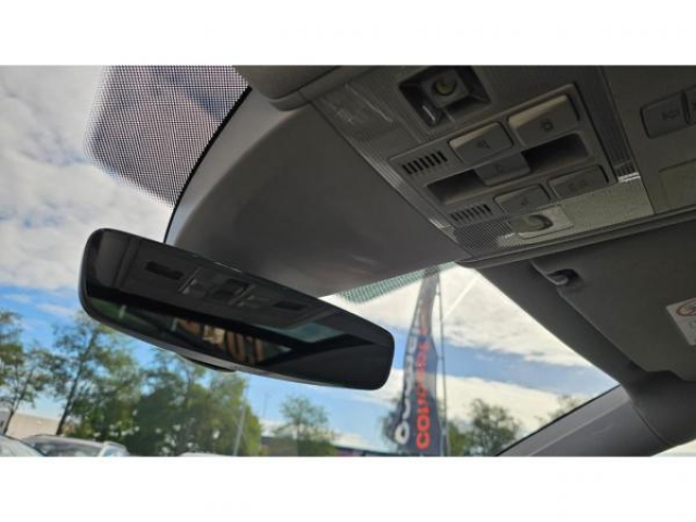 VOLKSWAGEN TOURAN Trendline 1.6 TDI 115cv 7places + Toit Pano + Attelage + ACC + Camera de Recul + Clim Auto