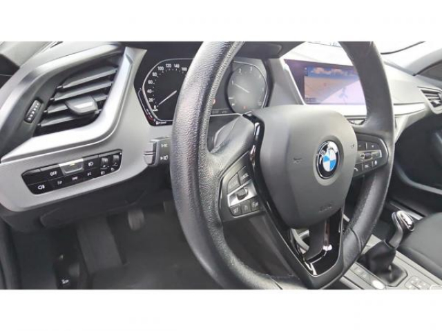 BMW SERIE 1 Advantage 116d + Carplay + Radar AV et AR + Régulateur de vitesse