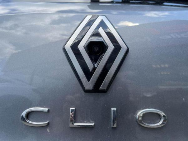 RENAULT CLIO Evolution 1.5 Blue dCi 100cv + Camera de recul + Sieges avant chauffant + NEUF 0KM