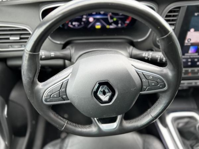 RENAULT Megane Estate Intens 1.5 Blue dCi 115cv + Bose Sound System + Pack Cuir + Easy Parking