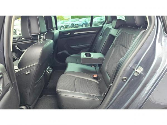 RENAULT Megane Estate Intens 1.5 BluedCi 115cv EDC + Bose + Toit pano + Attelage + Camera + Affichage tête haute