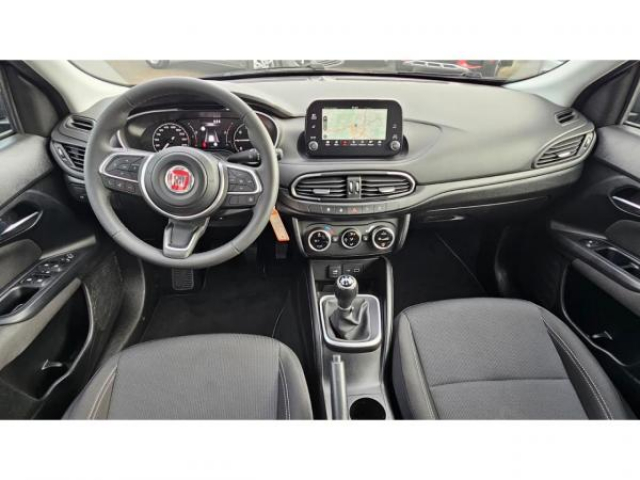 FIAT TIPO SW 1.0 FireFly Turbo 100cv + Système de Navigation