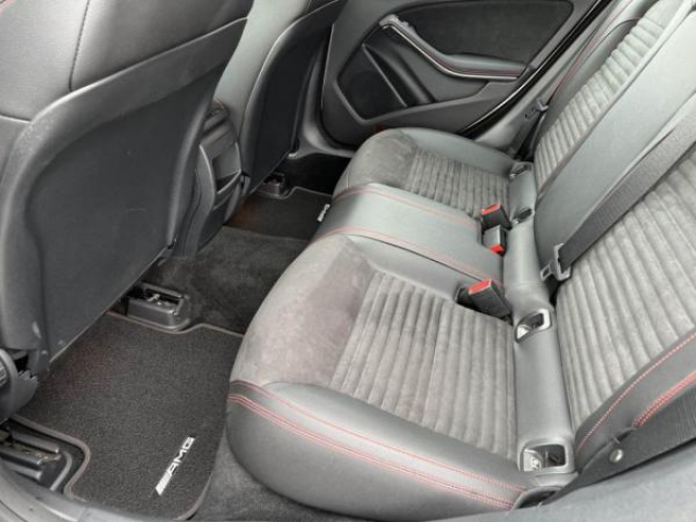 MERCEDES CLA SHOOTING BRAKE CLA 200D 136cv BV7G-DCT + Integration Smartphone + SimiliCuir