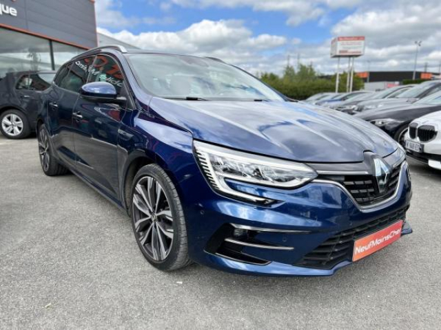 RENAULT Megane Estate Intens 1.5 Blue dCi 115cv + Bose Sound System + Pack Cuir + Easy Parking