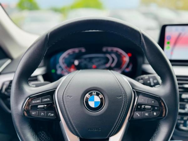 BMW SERIE 5 TOURING Lounge 530dA 286cv+Park Assist Plus+Cuir Dakota+Affichage tete haute+JA19 style 845M