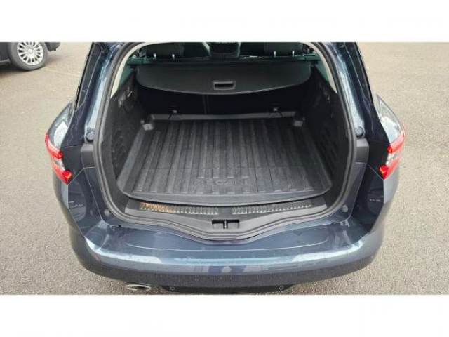 RENAULT Megane Estate Intens 1.5 BluedCi 115cv EDC + Bose + Toit pano + Attelage + Camera + Affichage tête haute