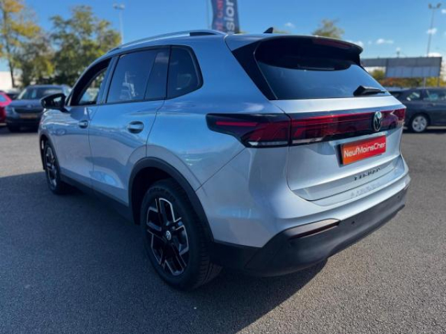 VOLKSWAGEN TIGUAN Life 2.0 TDI 150cv DSG7 + Pack Hiver + Attelage Elec + Camera 360 + Alarme + Ja18