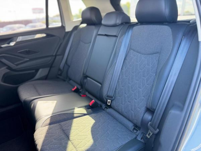 VOLKSWAGEN TIGUAN Life 2.0 TDI 150cv DSG7 + Pack Hiver + Attelage Elec + Camera 360 + Alarme + Ja18