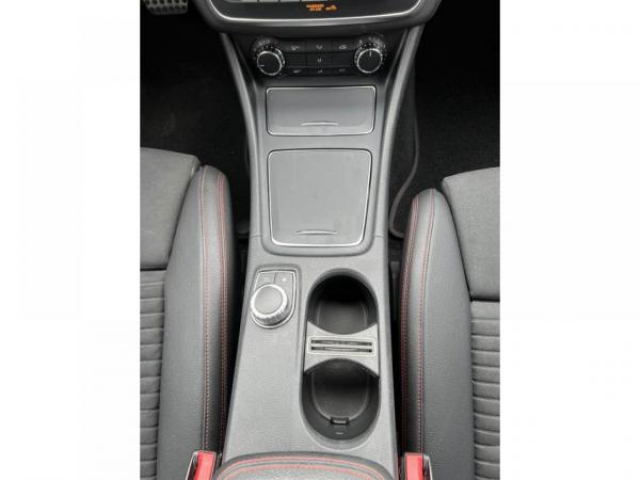 MERCEDES CLA SHOOTING BRAKE CLA 200D 136cv BV7G-DCT + Integration Smartphone + SimiliCuir