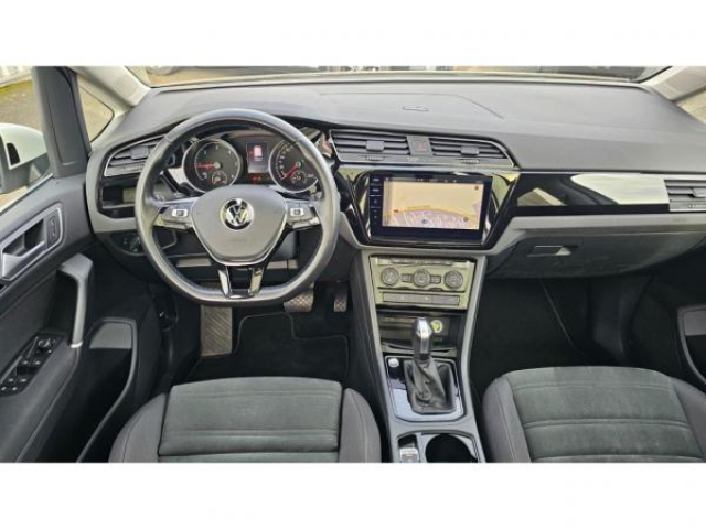 VOLKSWAGEN TOURAN Lounge 2.0 TDI 150cv DSG7 7places + Pack LED directionnel + Toit Ouvrant + Camera de Recul + JA17