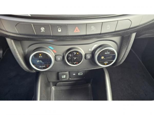 FIAT TIPO SW 1.0 FireFly Turbo 100cv + Système de Navigation