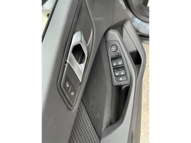 BMW SERIE 1 Advantage Pack 116dA 116cv + Sièges avant chauffants + Attelage