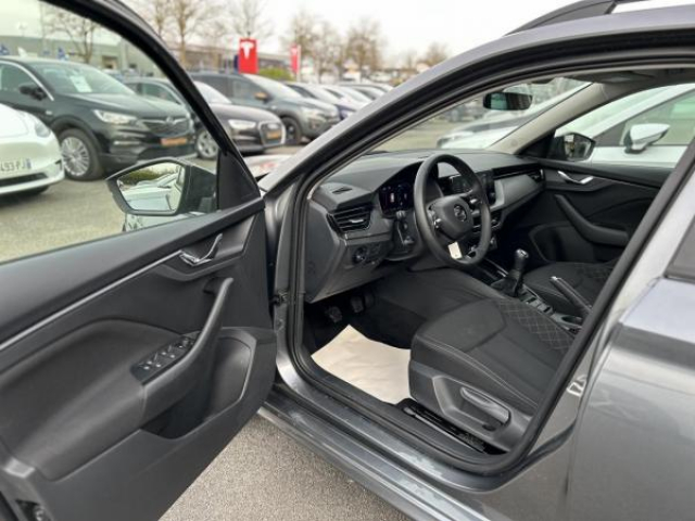 SKODA KAMIQ AMBITION 1.5 TSI 150cv + Virtual Cockpit + Pack Assistance de Conduite + Sieges AV Chauffant