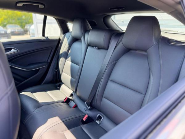 MERCEDES CLASSE CLA SHOOTING BRAKE Urban 220d 163cv 7G-DCT + Toit Panoramique + Pack Harman Kardon + Cuir + Carplay