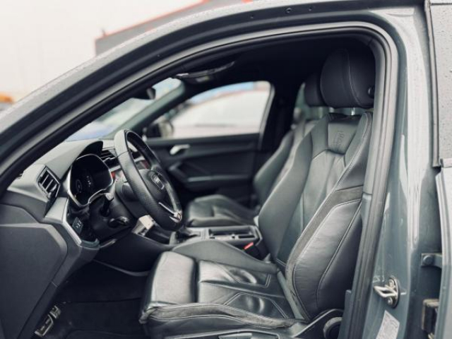AUDI Q3 SPORTBACK Business Line 35 TDI 150CV S-tronic + Intérieur Cuir S line + Black Pack Plus + JA 18