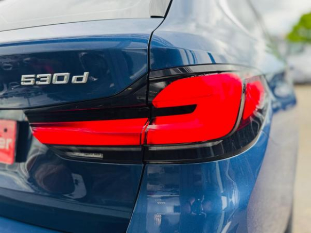 BMW SERIE 5 TOURING Lounge 530dA 286cv+Park Assist Plus+Cuir Dakota+Affichage tete haute+JA19 style 845M
