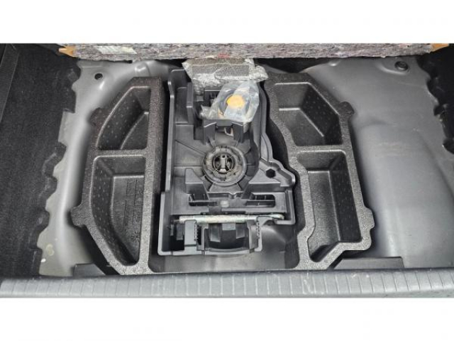 PEUGEOT 208 ACTIVE 1.5 BlueHDi 100cv + Navigation 3D + Aide au stationnement arrière