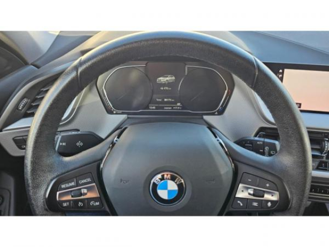BMW SERIE 1 Advantage Pack Business 116d + Navigation Pro + Attelage Amovible