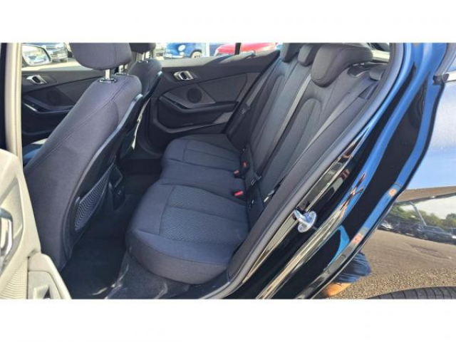BMW SERIE 1 Advantage Pack Business 116d + Navigation Pro + Attelage Amovible