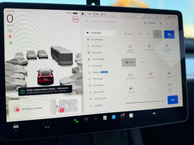TESLA MODEL Y Propulsion MY2022 + Intérieur Premium noir et blanc + TVA Recuperable