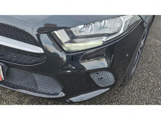 MERCEDES CLASSE A BERLINE BUSINESS LINE 180d 7G-DCT inclus Caméra de recul + SimiliCuir ARTICO + Jantes 16