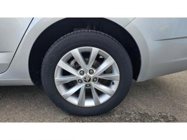 SKODA Octavia combi Style 1.6 TDI 116cv DSG7 + Attelage + Sièges AV Chauffants