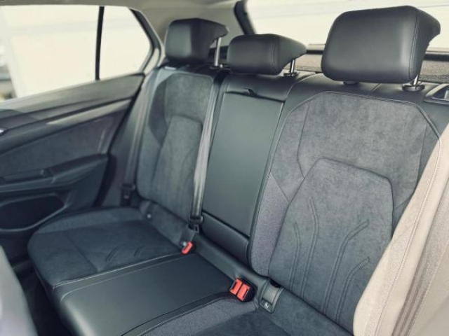 VOLKSWAGEN GOLF Phase 2 Style 1.5 eTSI 116cv DSG7 8.5 + LED MATRIX + Jantes 18 LEEDS + Pack Hiver + NEUF 0KM