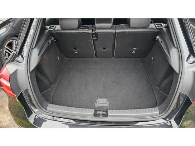 MERCEDES CLASSE A Business 180d BVA 7G-DCT + Caméra de recul + Sellerie Cuir + Jante Alu