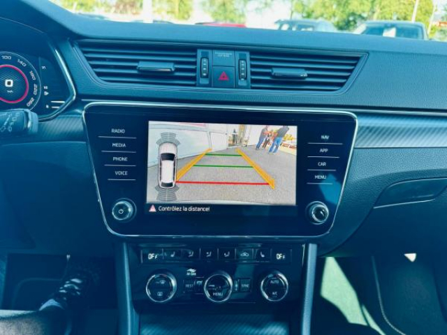 SKODA SUPERB COMBI Sportline 4x4 2.0 TDI 190cv DSG7 + Clim Tri-zone + Sièges av et ar chauffants + Volant Chauff