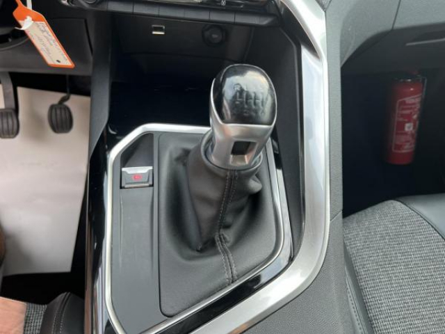 PEUGEOT 5008 Allure 1.5 BlueHDi 130cv