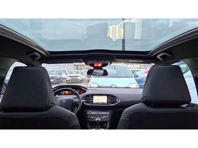 PEUGEOT 308 GT Pack 1.5 BlueHDi 130cv + Toit pano + Attelage + Pack Side Security + Roue de Secours