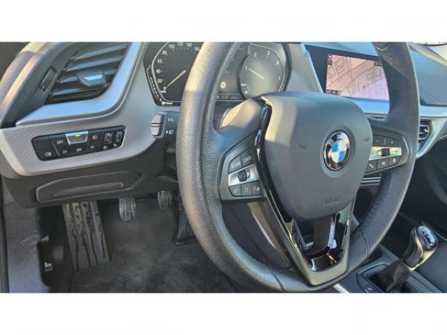 BMW SERIE 1 Advantage Pack Business 116d + Toit ouvrant + Navigation Pro + HIFI + Sièges av chauffants