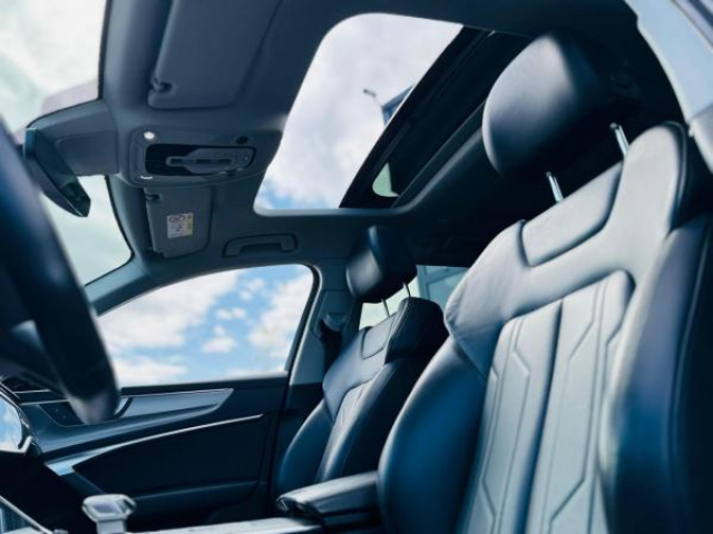 AUDI A6 AVANT Sport 35TDI S-tronic + Matrix + Cuir + Camera panoramique + Toit panoramique + MMI Plus