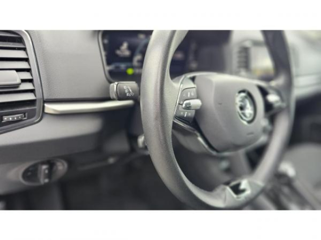 SKODA KAROQ AMBITION 1.5 TSI 150cv DSG7 + Pack Parking + Pack Design + Pack Hiver Plus