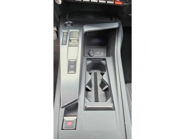 PEUGEOT 308 SW ACTIVE PACK 1.5 BlueHDi 130cv EAT8 + Sièges AV chauffants + Attelage + Navigation connect