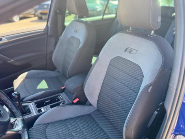 VOLKSWAGEN GOLF R-Line 1.5 TSI 150cv + LED Directionnels + Discover PRO + Digital Cockpit + Alarme