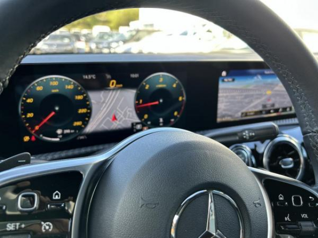 MERCEDES CLASSE A Business Line 2L 180D  8G-DCT + CAMERA DE RECUL