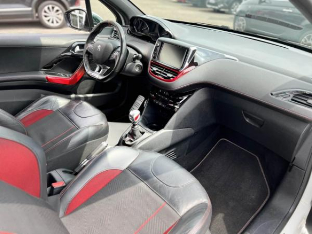 PEUGEOT 208 1.6 THP - 200  GTi