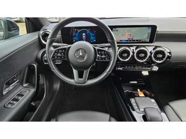 MERCEDES CLASSE A BERLINE Business Line 180D BV 7G-DCT Inclus CAMERA DE RECUL + CARPLAY