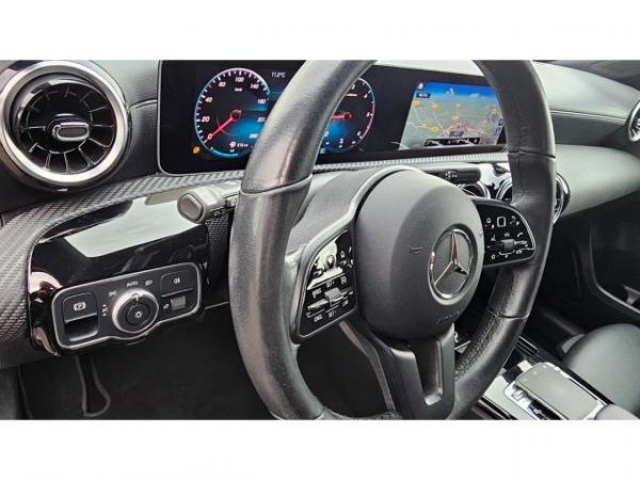 MERCEDES CLASSE A Business Solution 180d BVA 7G-DCT + Sellerie CUIR + Sièges AV chauffants + Navigation