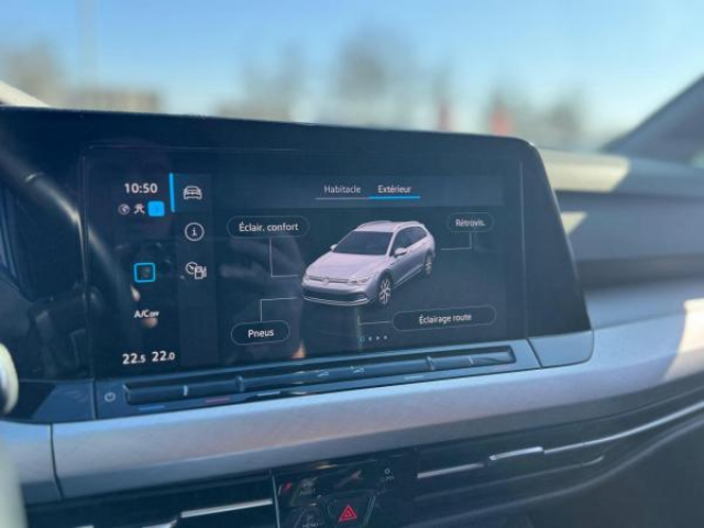 VOLKSWAGEN Golf SW LIFE 1.0 eTSI 110cv DSG7 + Caméra de recul  + Vitres arrière surteintées + RS