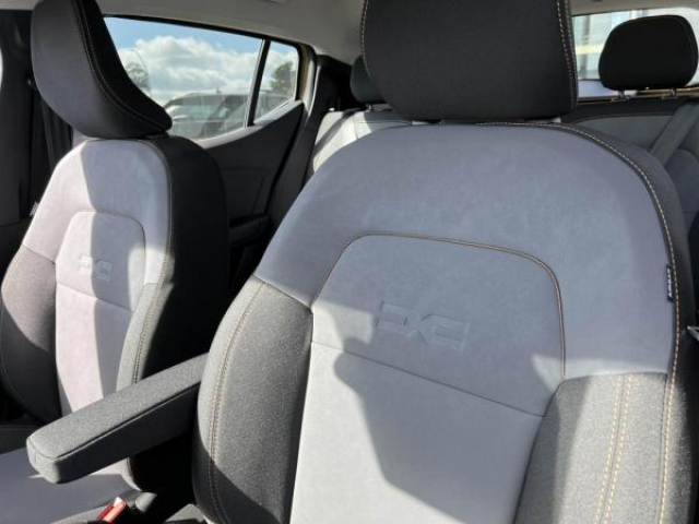 DACIA SANDERO Stepway Extême 1.0 TCe 90cv CVT + Pack Navigation + Sieges AV Chauffants + NEUF 0KM