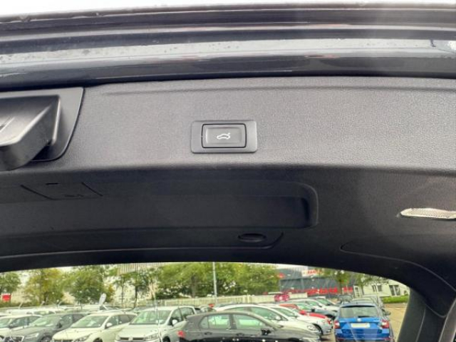 AUDI A4 AVANT S line 2.0 TDI 150cv S-tronic + TOIT PANO + Bang & Olufsen + CAMERA DE RECUL + ATTELAGE ELEC