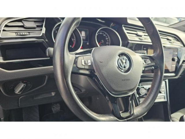 VOLKSWAGEN TOURAN Trendline 1.6 TDI 115cv 7places + Toit Pano + Attelage + ACC + Camera de Recul + Clim Auto