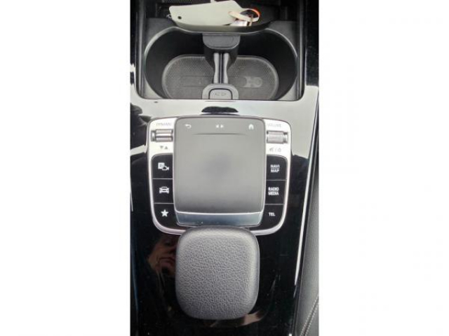 MERCEDES CLASSE A Business Solution 180d BVA 7G-DCT + Sellerie CUIR + Sièges AV chauffants + Navigation